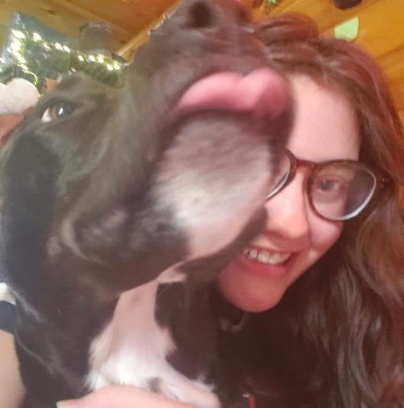 Profile Picture of Carly Gilbertson (@carlygills) on Poshmark