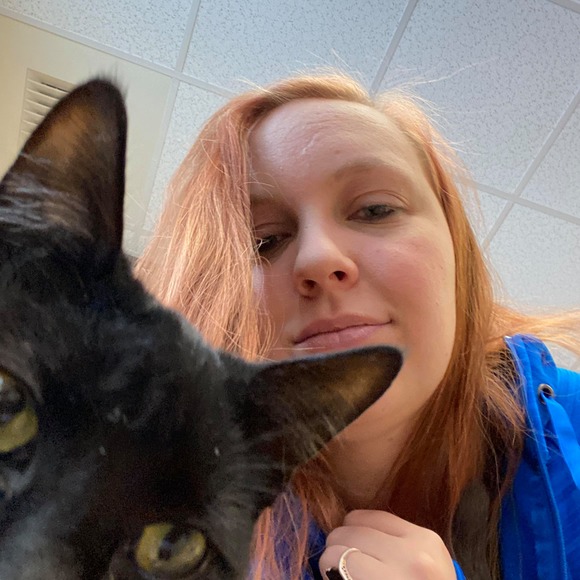 Amanda Sublett - Poshmark Profile Picture of Amanda Sublett (@bottlecap217) on Poshmark