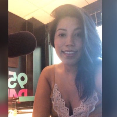 Profile Picture of Deanna (@DeannaRadio) on Twitter