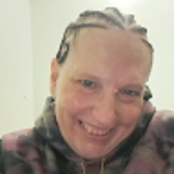 Profile Picture of Barb Linquist (@barblinquist) on Poshmark