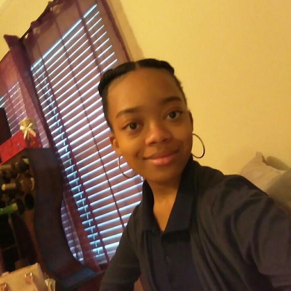 Profile Picture of Takiera Birston (@takiera123) on Poshmark