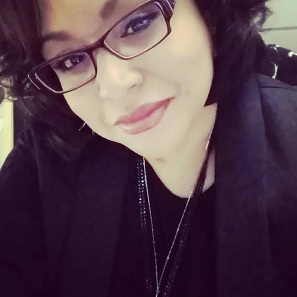 Profile Picture of Ana Laufman (@xoeycat) on Poshmark