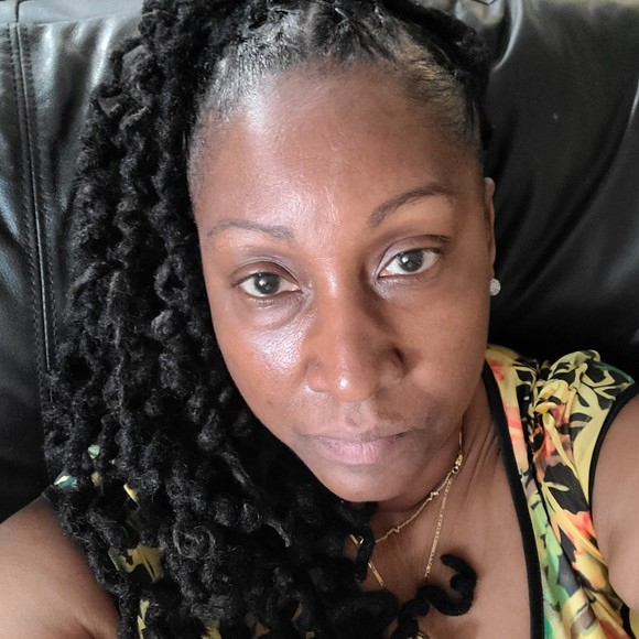 Profile Picture of Frances Allen (@cleobebe) on Poshmark