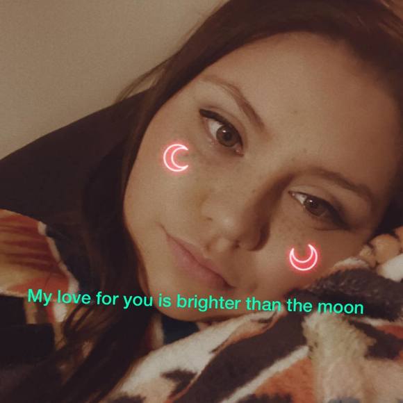 Profile Picture of Ashley Crouter (@war10ck97) on Poshmark