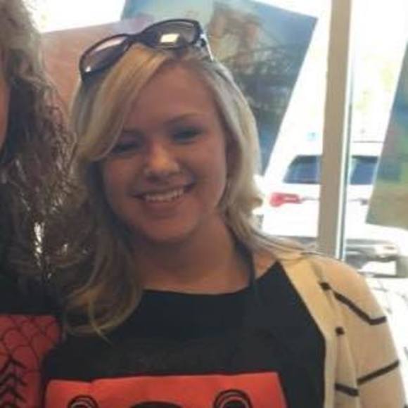 Profile Picture of Lauren Ehrler (@laurenehrler) on Poshmark