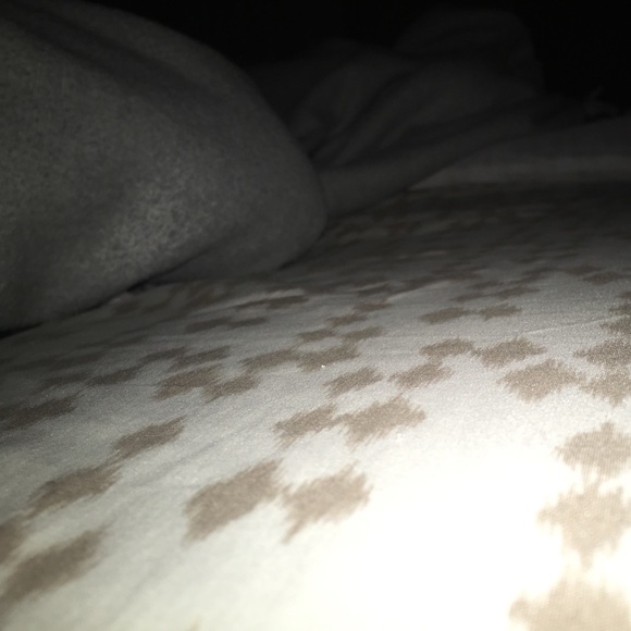 Profile Picture of Lyd Gurdon (@dggffnnhf) on Poshmark