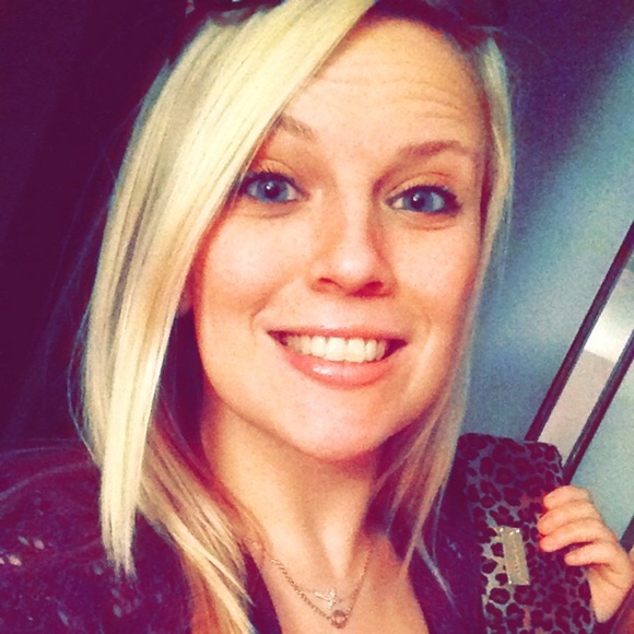 Profile Picture of Brandy Campbell (@brandy093) on Poshmark