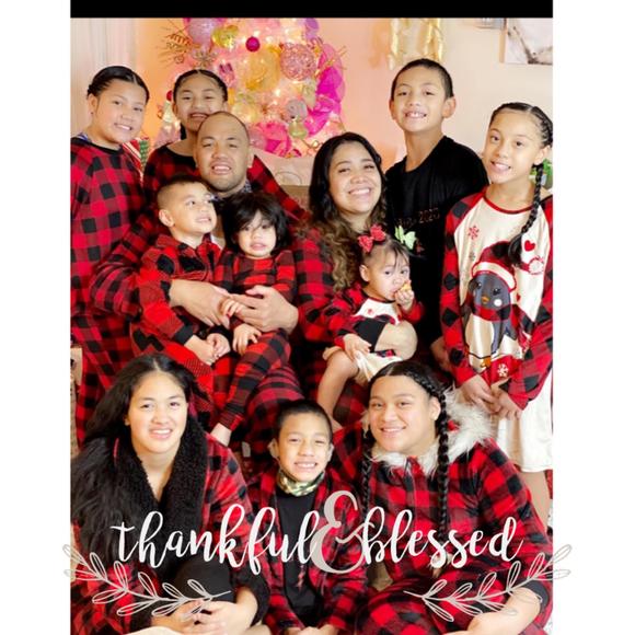 Profile Picture of Neecee Paongo (@neeceepaongo) on Poshmark