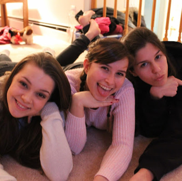 Profile Picture of Chelsea Stieglitz (@c_stieglitz) on Poshmark