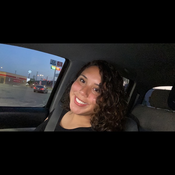 Profile Picture of Adeline Eiley (@adelineeiley) on Poshmark