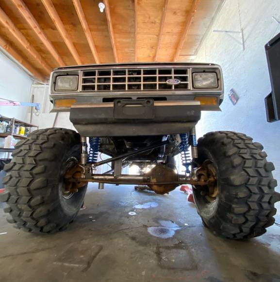 Profile Picture of Drew Pat (@chewy0288) on Poshmark