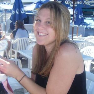 Profile Picture of Amanda Dionne (@mandyholla) on Myspace