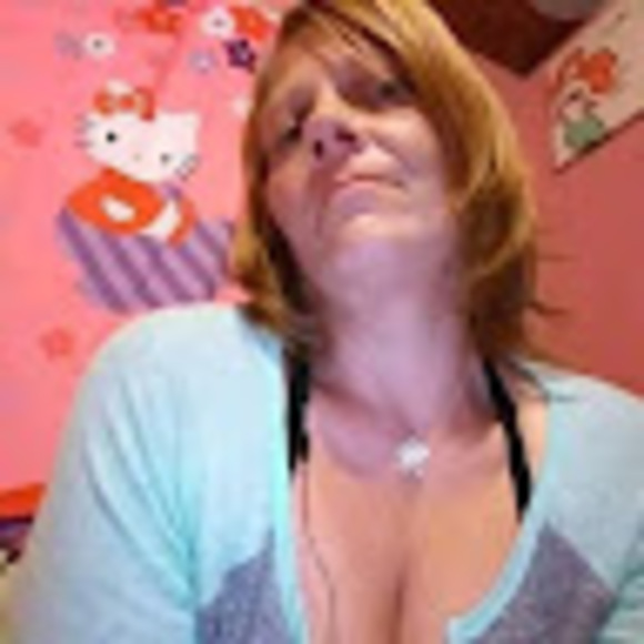 Profile Picture of Lisa Taylor-dunaway (@taylorlisa985) on Poshmark