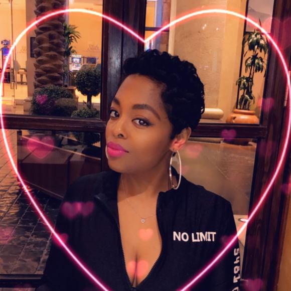 Profile Picture of Dominique Armstrong (@d_armstrong) on Poshmark