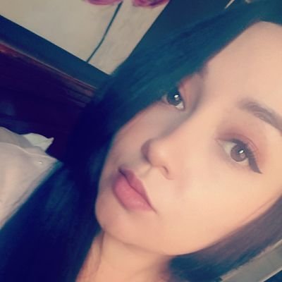 Profile Picture of Mel  🌻 (@Mel_LedesmaD) on Twitter