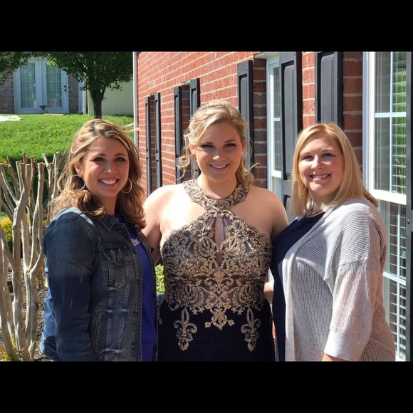 Profile Picture of Payton Kreklow (@paypayjamie) on Poshmark