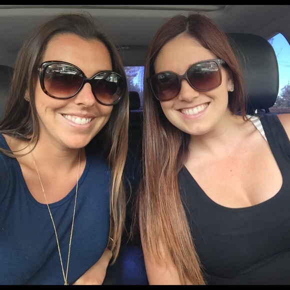 Profile Picture of Monica Kehn (@monomonster06) on Poshmark