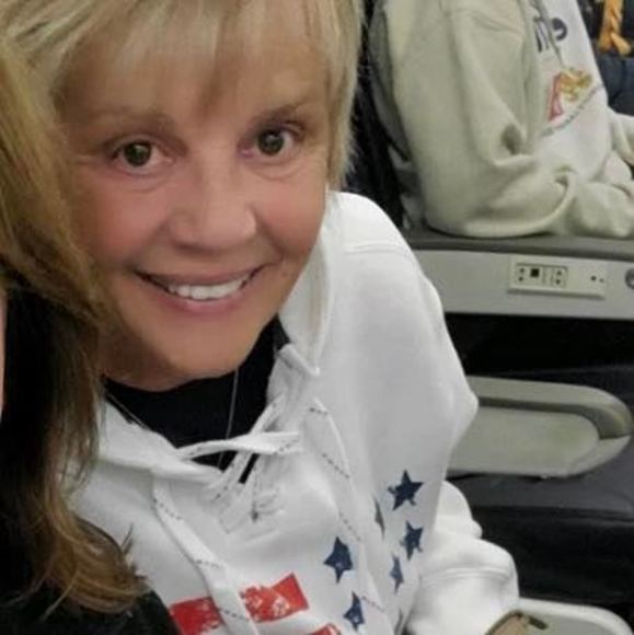 Profile Picture of Debbie Sellers (@debsellers09) on Poshmark