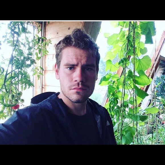 Profile Picture of Trent Boyer (@trentboyer) on Poshmark