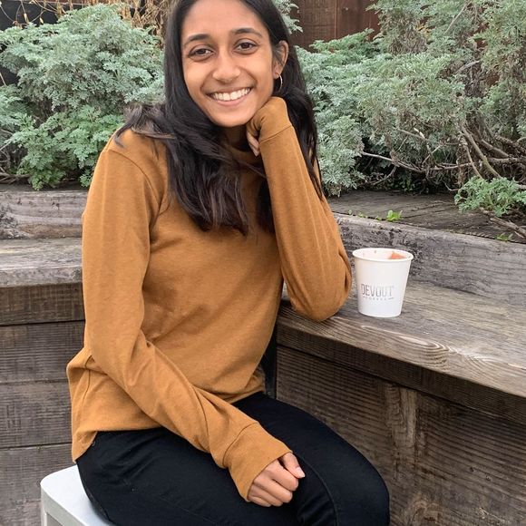 Profile Picture of Nickita Gupta (@nickigup) on Poshmark