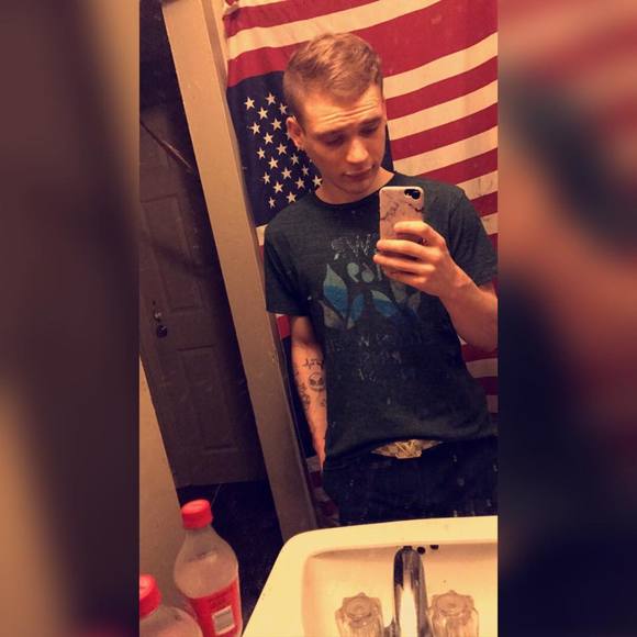 Profile Picture of David Vanwinkle (@vanwinkledavid) on Poshmark