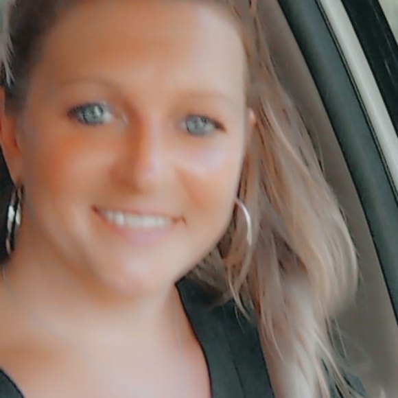 Profile Picture of Angela Ryner (@479blessed) on Poshmark