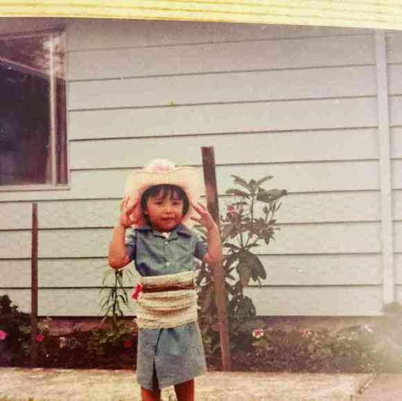 Profile Picture of Ellen Cadmus (@ellemm7) on Poshmark