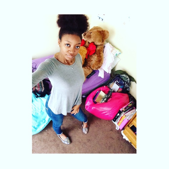 Profile Picture of Kali Thomas (@kxykai) on Poshmark