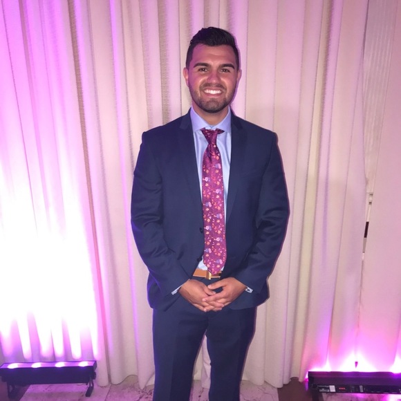 Profile Picture of Antonio Arrabito (@aarrabito) on Poshmark