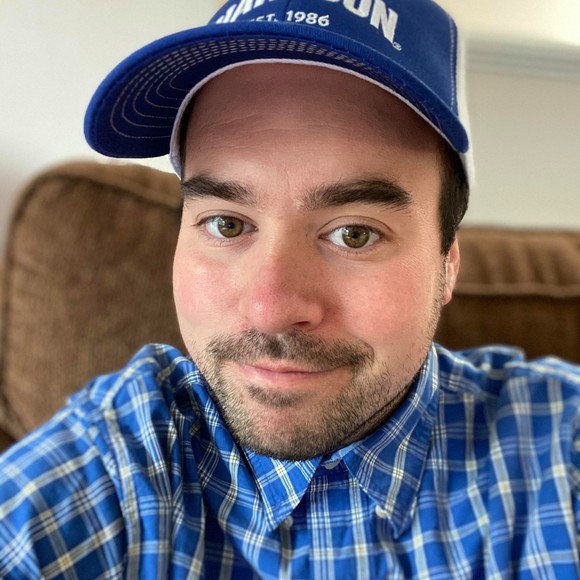 Profile Picture of Corey Gamache (@gamachecorey) on Poshmark