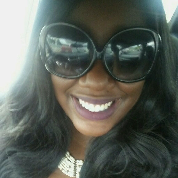 Profile Picture of Fauzia Adeyemo (@zia105) on Poshmark