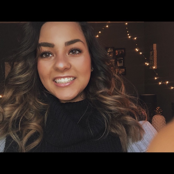 Profile Picture of Reagan Franzoni (@reaganfranzoni) on Poshmark