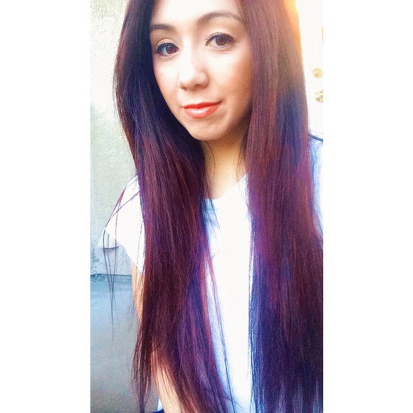 Profile Picture of Alexie Coe (@alexiecoe) on Poshmark
