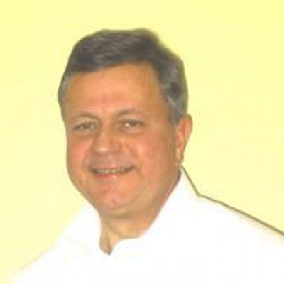 Profile Picture of Joe Bednar (@nepianos) on Twitter