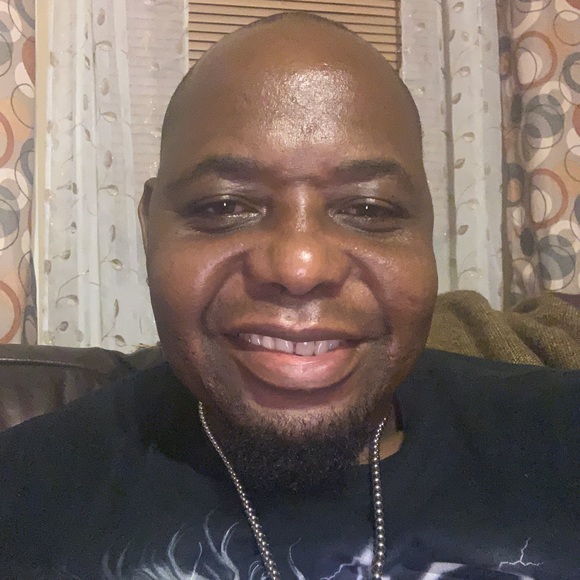 Profile Picture of Christopher Wright (@christopherw545) on Poshmark