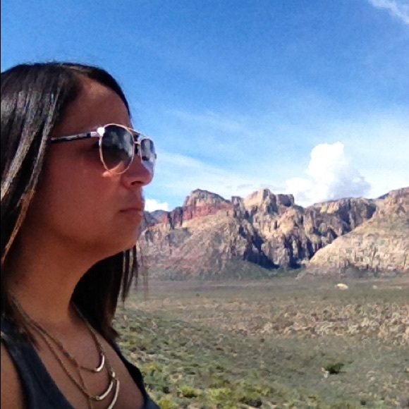 Profile Picture of Christina Giannelli (@mcgiannelli) on Poshmark