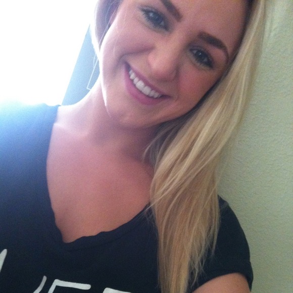 Profile Picture of Katelyn Jantz (@katelynkj) on Poshmark