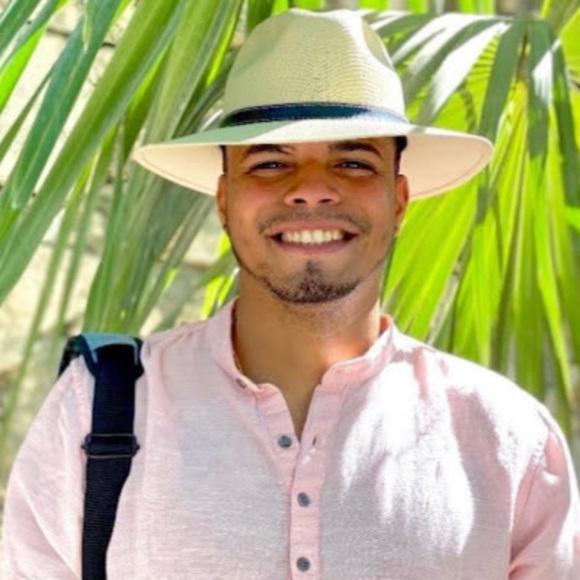 Profile Picture of Luis Estevez (@luisestevez768) on Poshmark