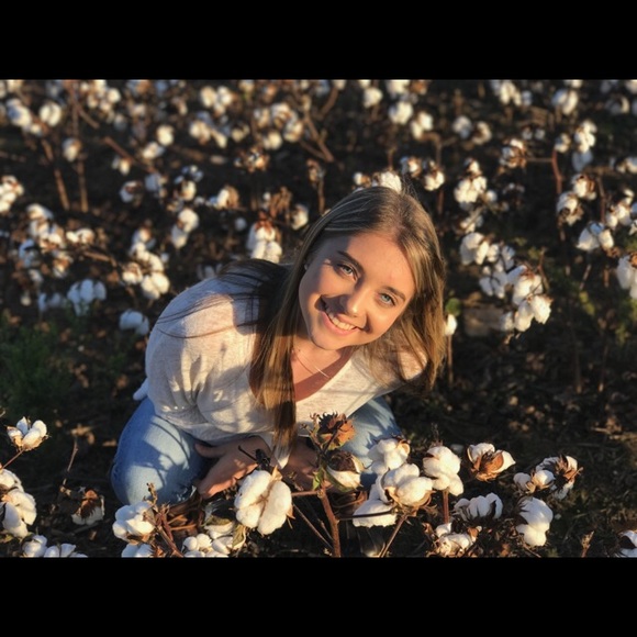 Profile Picture of Ashleigh Cottingim (@ashleighcott) on Poshmark