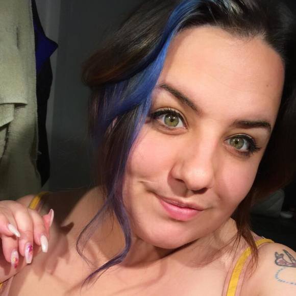 Profile Picture of Audrey Perron (@dreey) on Poshmark