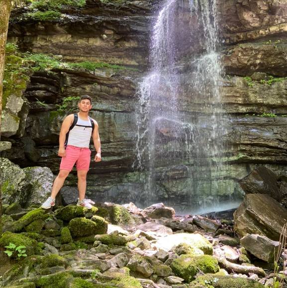 Profile Picture of Jimmy Acosta dubon (@jimmitow) on Poshmark