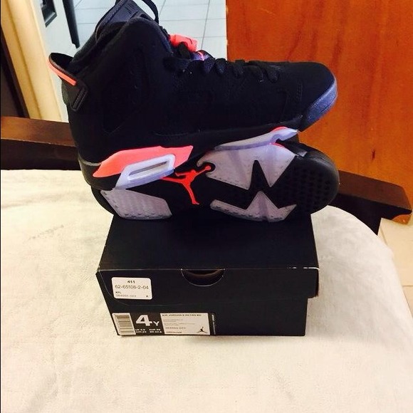 Profile Picture of Dita Escontrias (@ditalove) on Poshmark