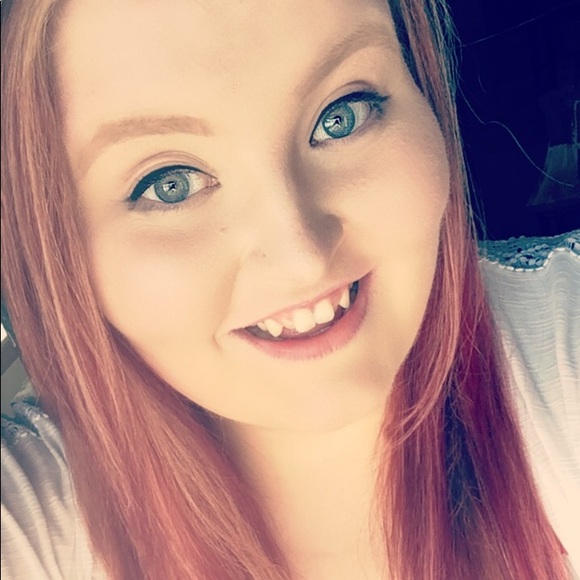 Profile Picture of Bree Keller (@bkeller94) on Poshmark