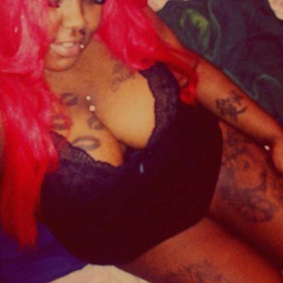 Profile Picture of Stacey Bone (@StaceBone) on Twitter