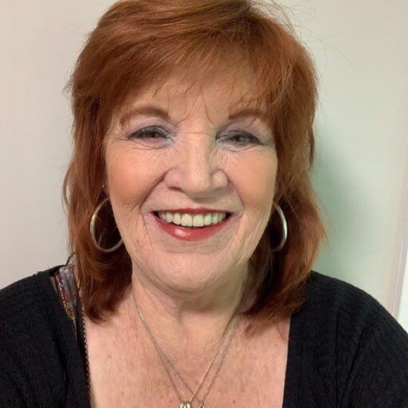 Profile Picture of Lorraine Beudert (@lbeudert) on Poshmark