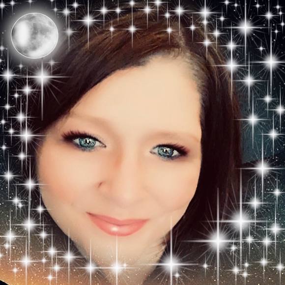 Profile Picture of Lee Rotton (@ljerotar) on Poshmark