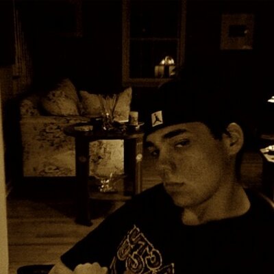 Profile Picture of Jesse Kesner (@CrystalSlice4) on Twitter