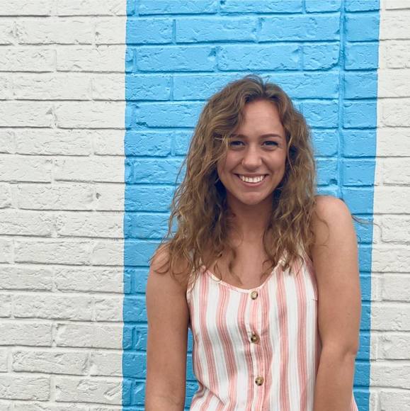 Profile Picture of Ali Schrupp (@iamaligator) on Poshmark