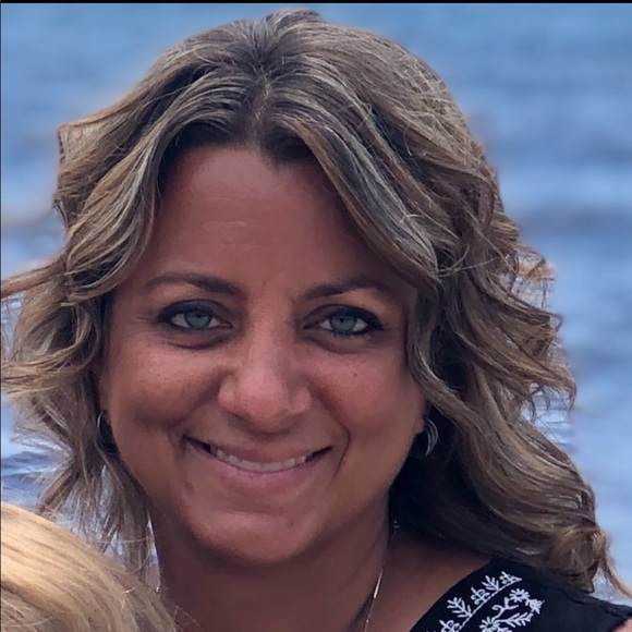 Profile Picture of Tracy Kanuckel (@kanuckelft) on Poshmark