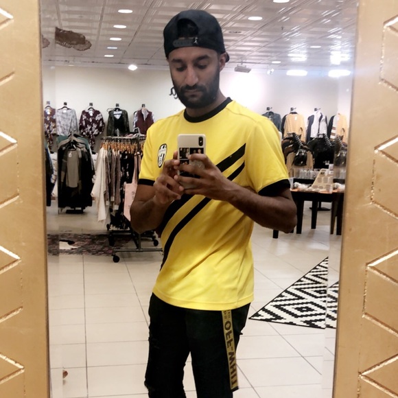 Profile Picture of Abdullah Faisal (@aboodiz) on Poshmark